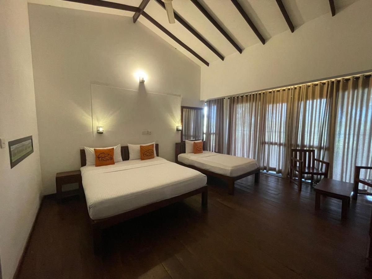 Hotel Lake Park Полоннарува Экстерьер фото